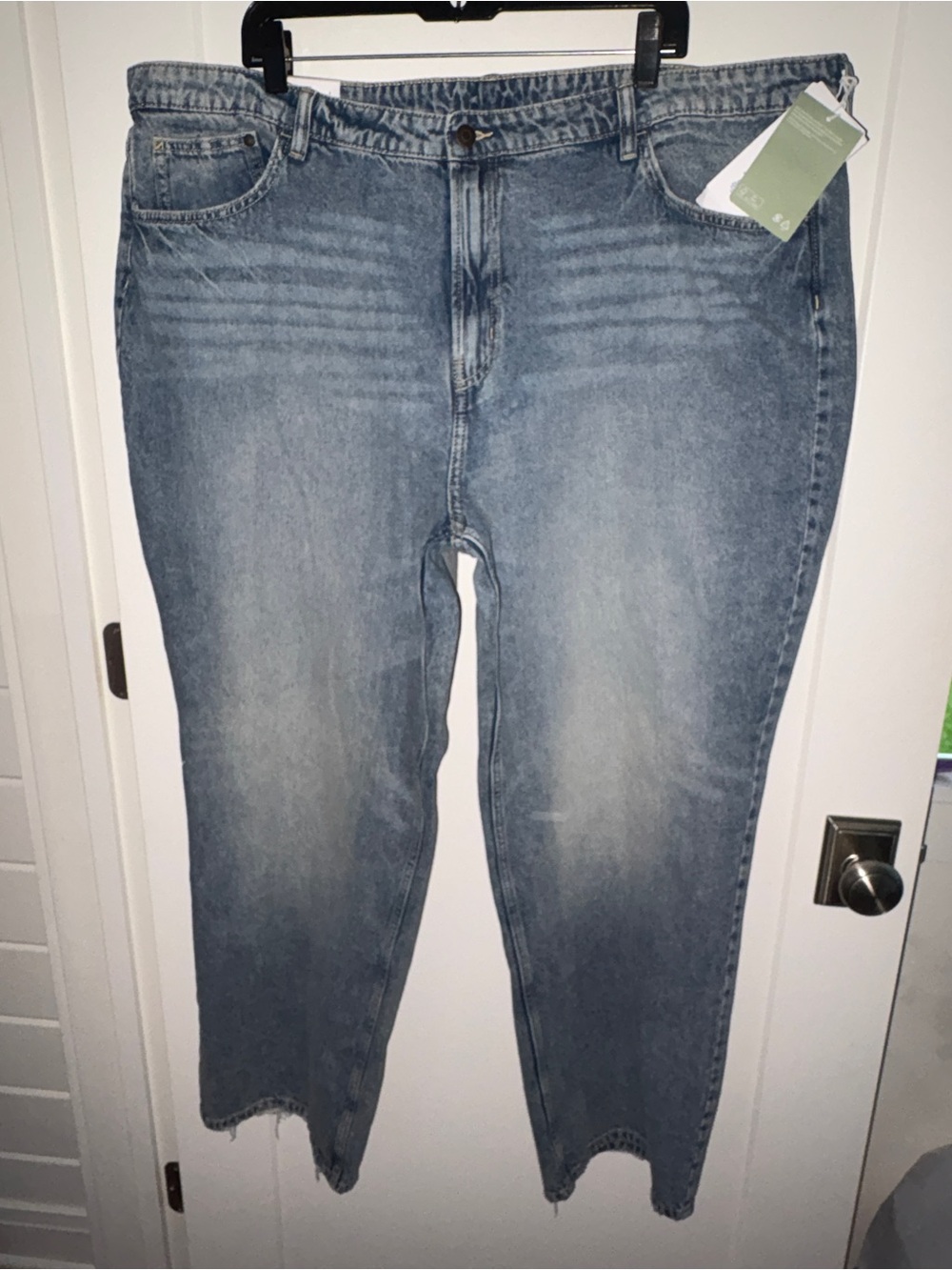 NWT H&M curvy fit ultra high waist wide jeans sz 22